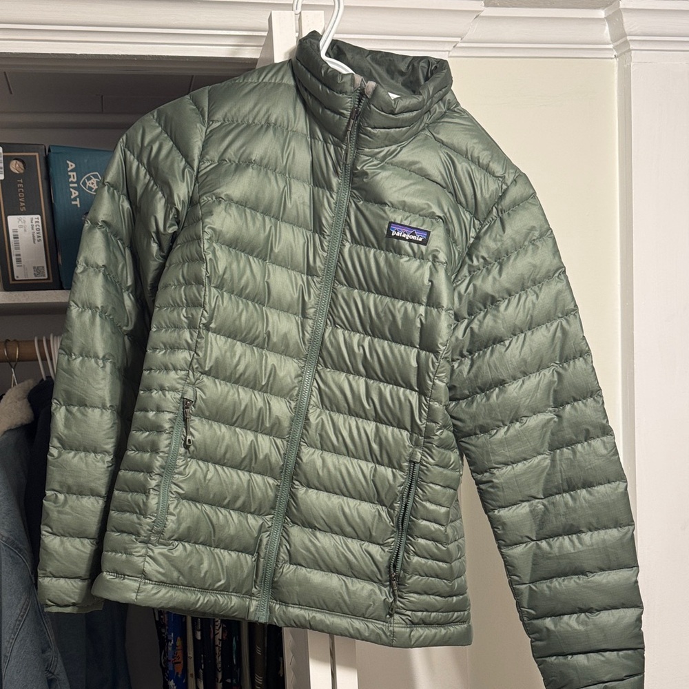Women’s Patagonia Sage Green Puffer Jacket